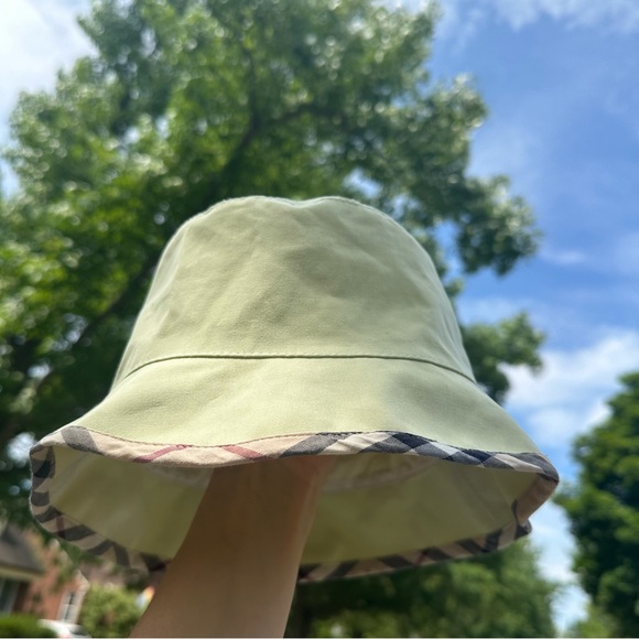 Burberry hat - Picture 3 of 6